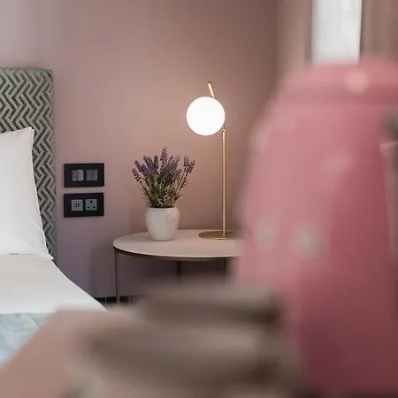 123 Mainstreet Boutique San Giuliano