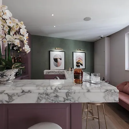 Hotel 123 Mainstreet Boutique 3*