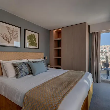 Отель 123 Mainstreet Boutique 3*