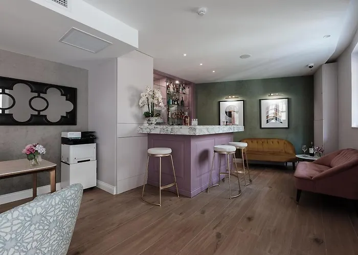 Hotel 123 Mainstreet Boutique 3*