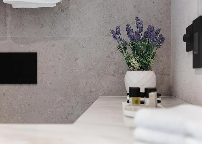 123 Mainstreet Boutique St. Julian's